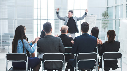 seminar participants supported the speaker with applause.