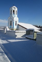 Obraz premium Village church in the snow