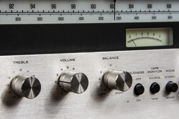 knobs on the amplifier, treble, volume, balance