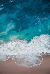 Obraz premium waves on the beach