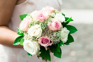 Obraz na płótnie Canvas Wedding bouquet of flowers and red