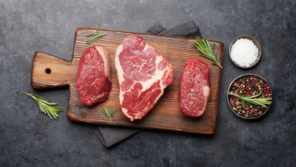 Fototapeta na wymiar Variety of raw beef steaks