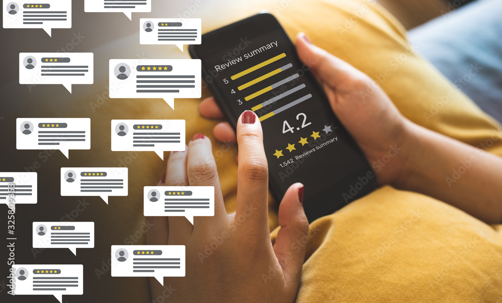 Wall mural consumer reviews concepts with bubble people review comments and smartphone. rating or feedback for 