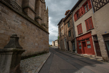 Fototapeta na wymiar street view of the the city of Bayeux France