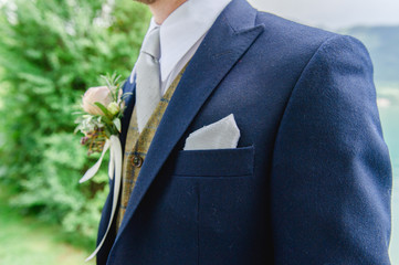 groom suite wedding boutonniere