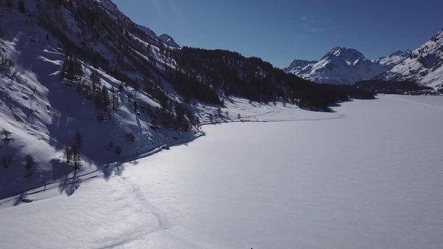 journ&eacute;e ensoleill&eacute;e en haute montagne - Suisse