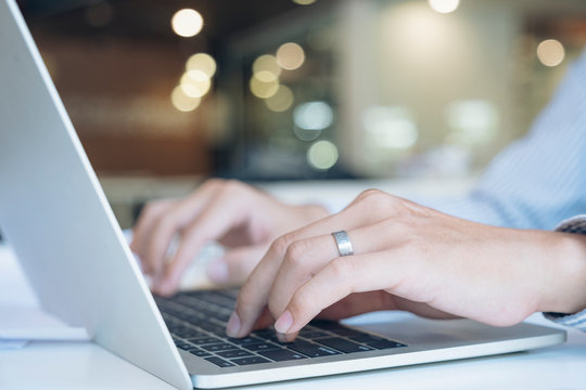 Using online connect technology for business, education and com