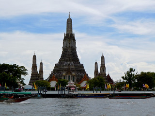 Wat Arun Long-Tail Speedboat Tour Bangkok in Thailand - BKK