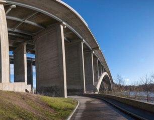 Fototapeta premium Bridge Tranebergsbron between the Stockholm districts Traneberg and Kristineberg a sunny winter day