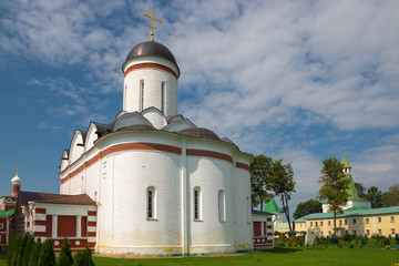 Fototapeta na wymiar St. Nicholas Cathedral (XVI century) of the Nikolo-Peshnoshsky Monastery
