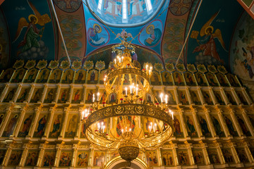 Obraz premium Interior of the St. Nicholas Cathedral of the Nikolo-Peshnoshsky Monastery in the village of Lugovoi, Dmitrovsky District, Moscow Region. The monastery was founded in 1361.