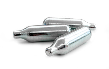 Cartouches de gaz protoxyde d'azote, N2O pour siphon à chantilly. Utilisation détournée en gaz...