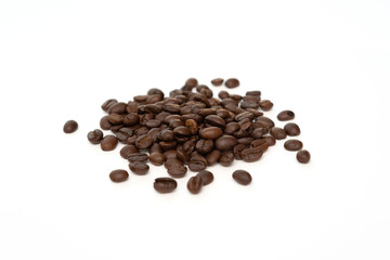 Fototapeta premium Coffee beans isolated on white background.