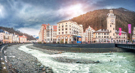Дома и Ратуша View of houses, hotels, the Town Hall tower