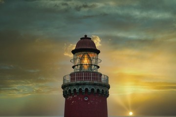 Leuchtturm in der Abendsonne