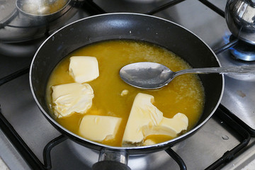 vegetable oil that melts in the pan on the hob,