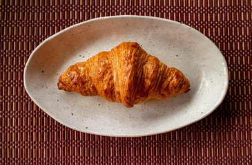 Delicious croissant on a white plate 7 白い皿に乗った美味しそうなのクロワッサン...