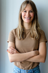 Obraz premium Portrait of a young woman in braces