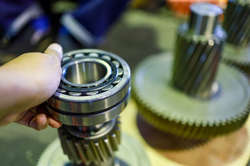 hand keep bearing asembly to shaft