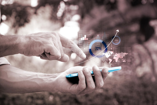 mano, smartphone, economia, finanza - Powered by Adobe