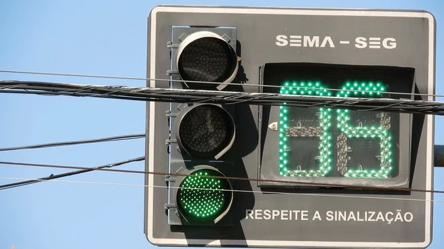 Counter numeric regressive semaphore in downtown of Marilia City.