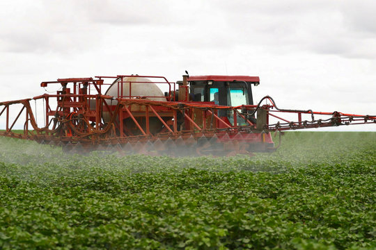 pulverizador em planta&ccedil;&atilde;o de algod&atilde;o, utiliza&ccedil;&atilde;o de agrot&oacute;xicos