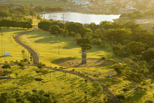 Parque das Nações Indígenas ao por do sol em Campo Grande, MS, Brasil, Mato Grosso do Sul