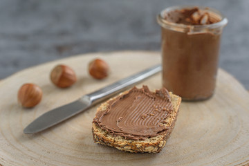 Nuss Nougat Creme in einem Glas