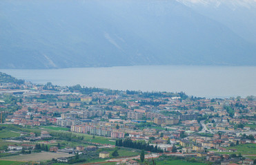 Fototapeta na wymiar riva del garda, lake in Italy