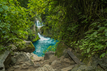Obraz premium Forest river stones landscape,beautiful panoramic view of the river in Bridge of God and Waterfalls of Tamasopo san luis potosi mexico