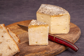 French cow's milk cheese called Tomme de Savoie