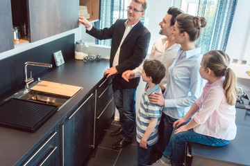 Kitchen sales with a family, kids, and a service expert