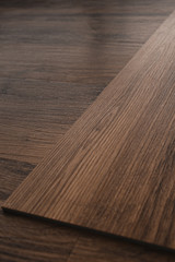 Piso laminado color marron textura de madera  © Everson
