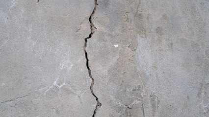  Crack on the wall of the house