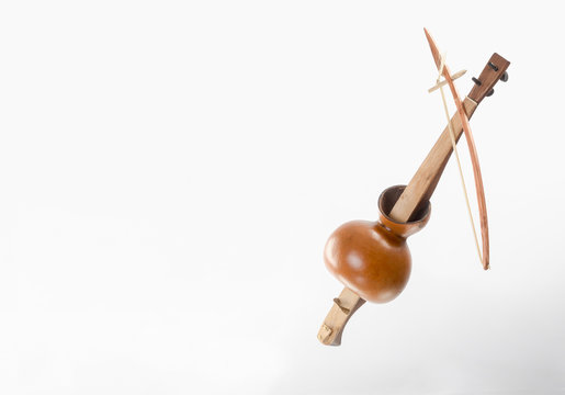 rabel hecho con una calabaza suspendido en el aire