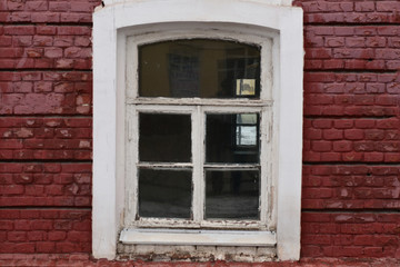 Fototapeta na wymiar Window opening in an old house.