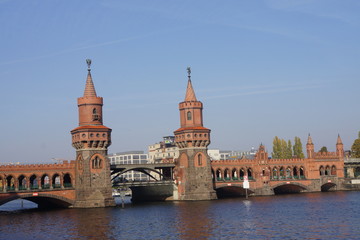 Fototapeta na wymiar Baudenkmal Oberbaumbrücke