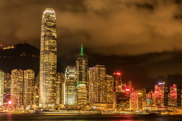 Fototapeta na wymiar ビクトリア・ハーバーから見える香港の夜景