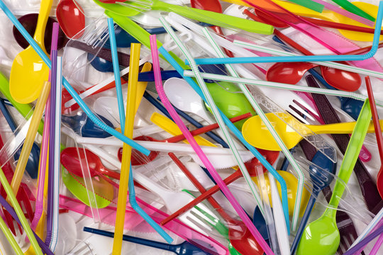  Disposable Single Use Plastic Forks, Knives, Spoons And Drinking Straws That Cause Pollution Of The Environment