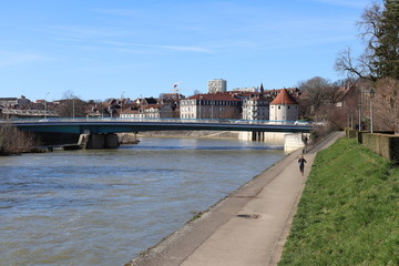 La rivière le Doubs dans la ville de Besançon - Ville de Besançon - département du Doubs - Région Bourgogne Franche Comté - France