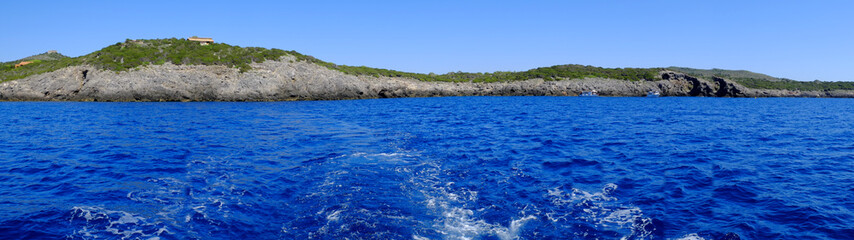 Naklejka premium Sailing from the beautiful island of the mediterranean sea