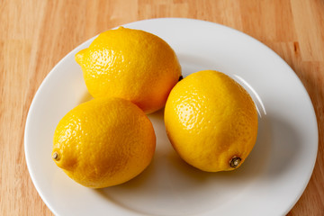 3個のレモン