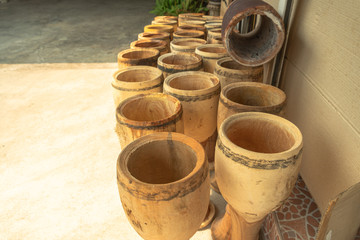 .Steps for decorating wood surfaces to be smooth.Bring a long drum to the motor base to rotate, .then use sandpaper to scrub the wood surface to save time and get a good job..