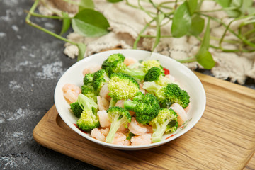 Fried shrimps with Broccoli