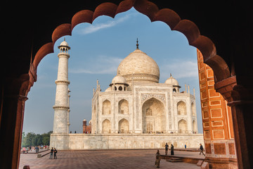 Fototapeta na wymiar view of taj mahal from an marble arch frame