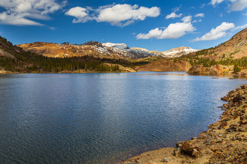 Fototapeta na wymiar Ellery Lake in the western slopes of the Sierra Nevada Mountain, California, USA.