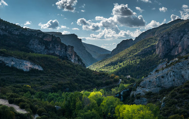 Paisaje del valle de Alos de Balaguer (Cataluña, España).