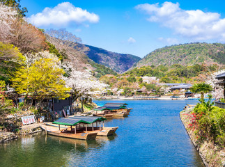 Fototapeta na wymiar 春の京都　嵐山