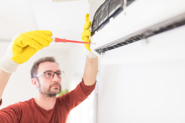 Aircondition service and maintenance, fixing AC unit and cleaning the filters.