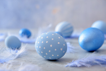 Obraz na płótnie Canvas Beautiful Easter eggs on color background